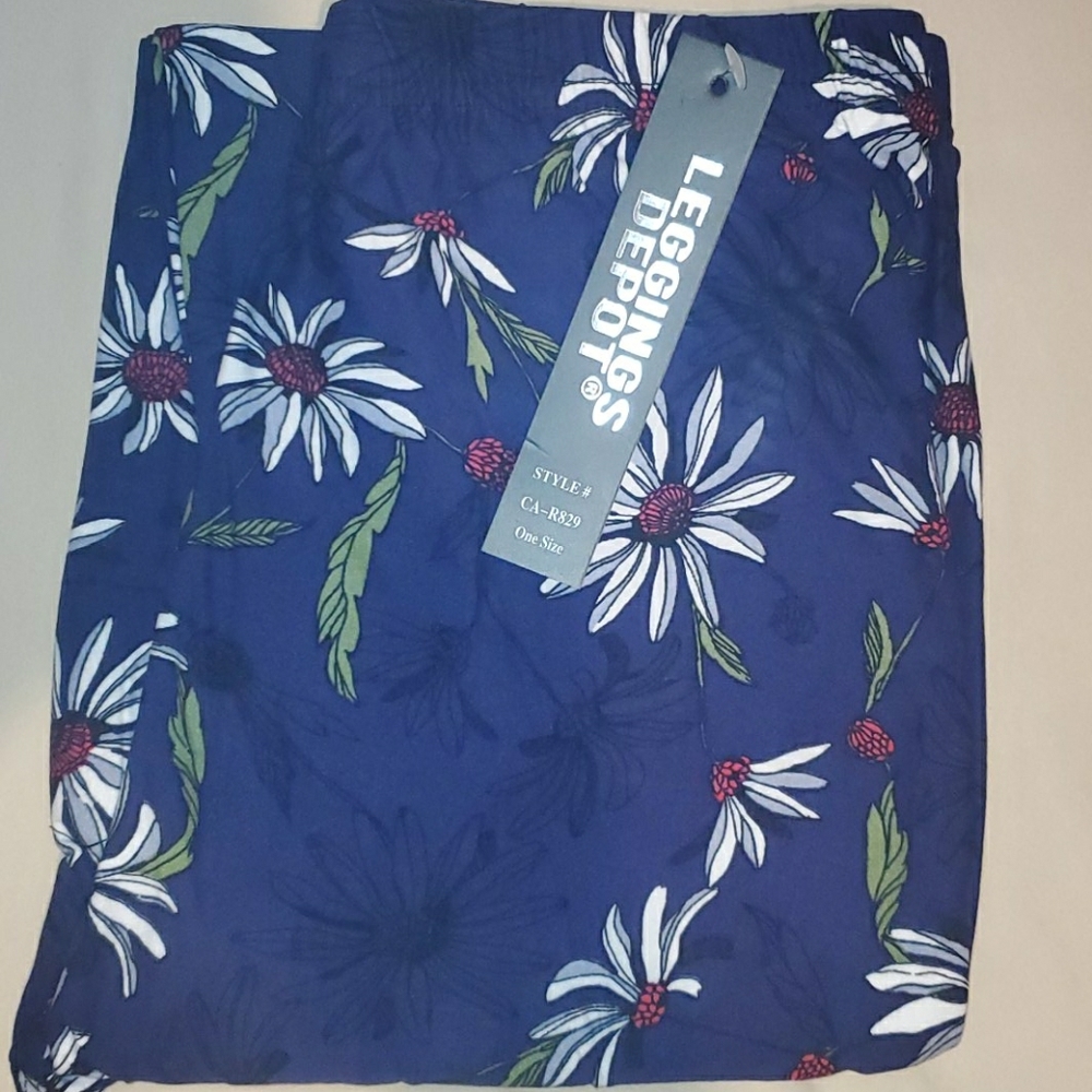 Gorgeous deep purple flower capris